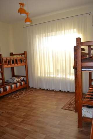 Хостелы Hostel Korona Verbovatovka Кровать в общем 6-местном номере-14